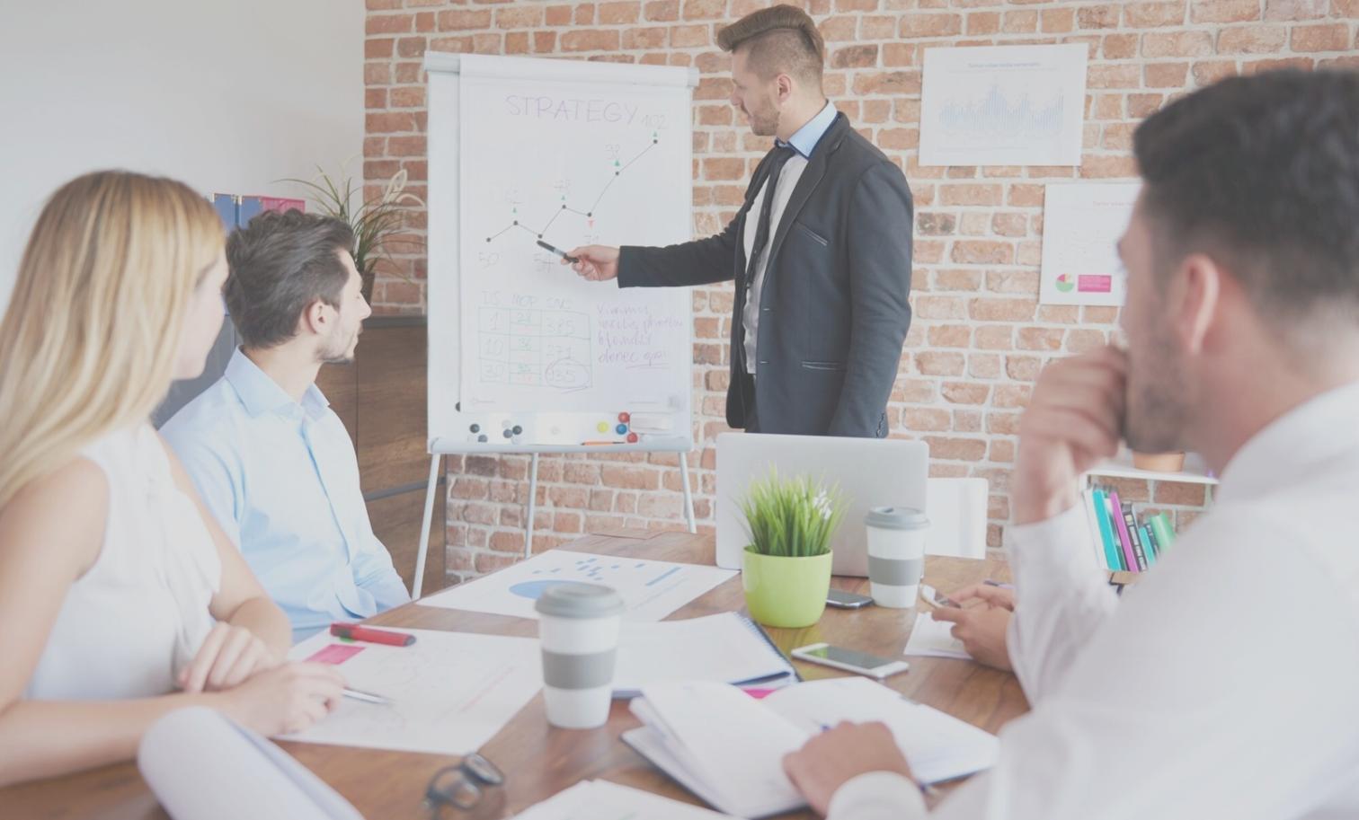 Tableau de planification financière avec objectifs concrets
